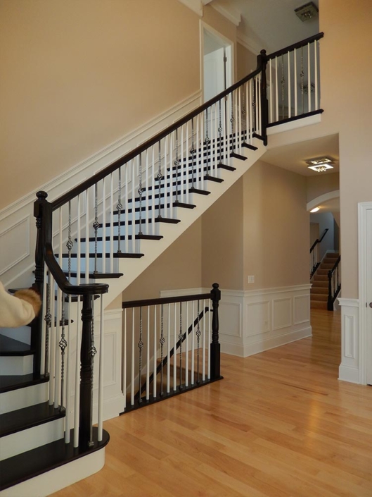 luxury-foyer-stairs